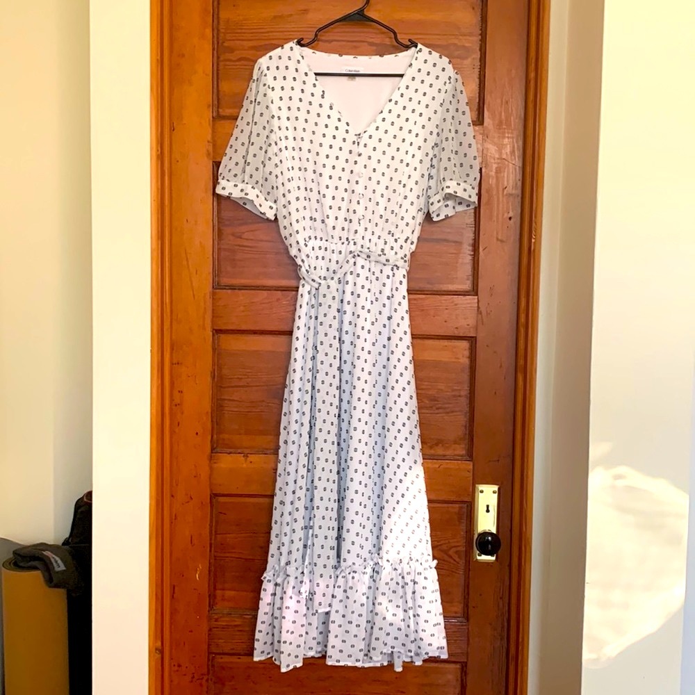 Calvin Klein white short-sleeved tie dress with black and gray dots, Size 14